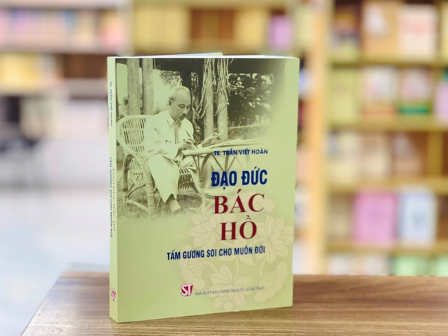 Bác Hồ chân thực và sinh động qua những lời kể của người cận vệ- Ảnh 1.