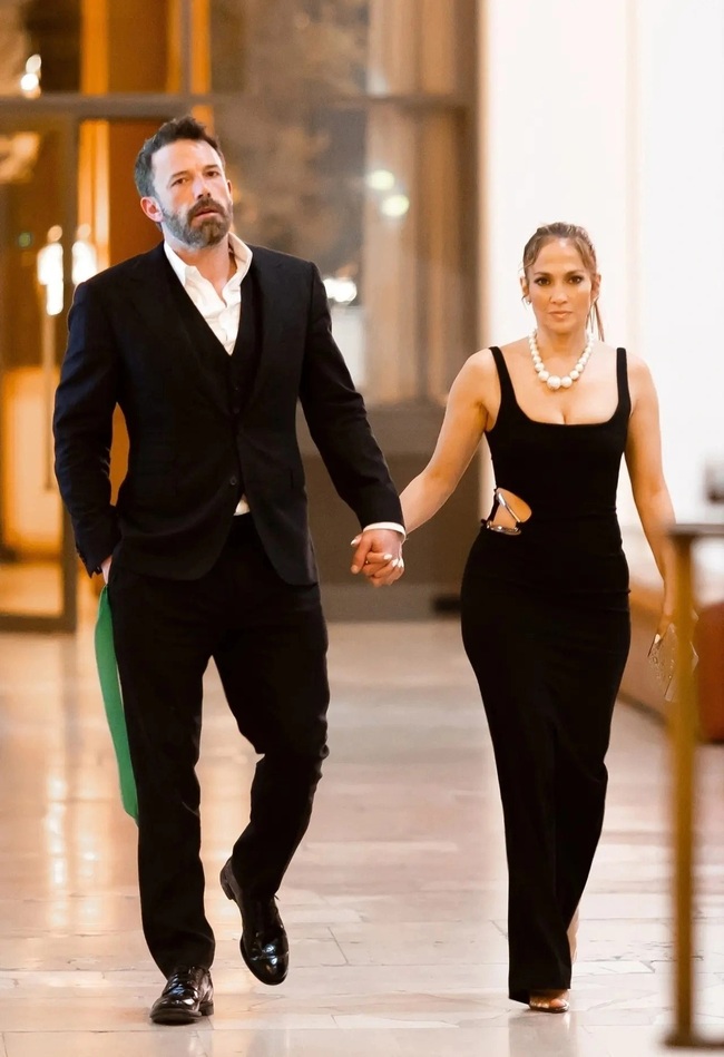 Vừa đầu năm, vợ chồng Jennifer Lopez và Ben Affleck đã... cãi nhau - Ảnh 10.