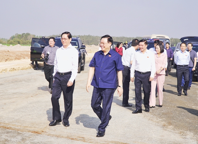 Chủ tịch Quốc hội yêu cầu thần tốc triển khai dự án cao tốc Biên Hòa - Vũng Tàu- Ảnh 1.