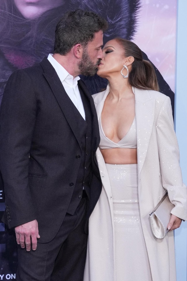 Vừa đầu năm, vợ chồng Jennifer Lopez và Ben Affleck đã... cãi nhau - Ảnh 6.