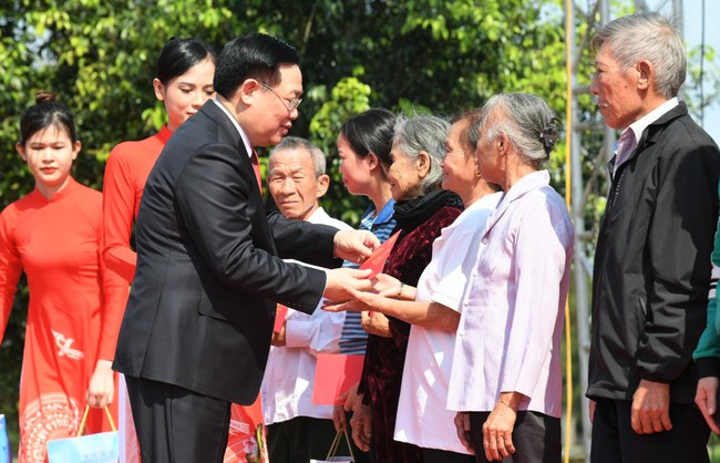 Chủ tịch Quốc hội Vương Đình Huệ dự kỷ niệm 70 năm thành lập xã Nghi Xuân, đón danh hiệu NTM nâng cao- Ảnh 2.
