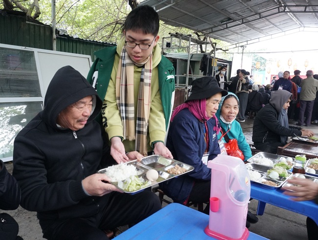 Tình người nở hoa qua suất cơm 0 đồng- Ảnh 32.