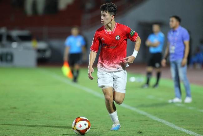 8 trận bị “bỏ rơi”, cầu thủ Việt kiều Viktor Le rời Bình Định- Ảnh 2.