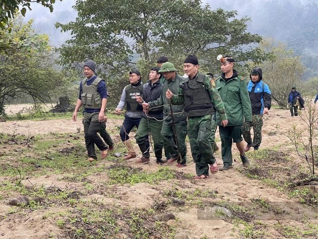 Hà Tĩnh: Bắt Nguyễn Hồng Sơn, kẻ giết người rồi trốn vào rừng sâu gần 2 năm, cài mìn chống trả công an- Ảnh 3.