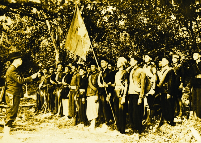 Quân đội Nhân dân Việt Nam bước ra từ rừng thiêng, lập kỳ tích chấn động địa cầu - Ảnh 3.