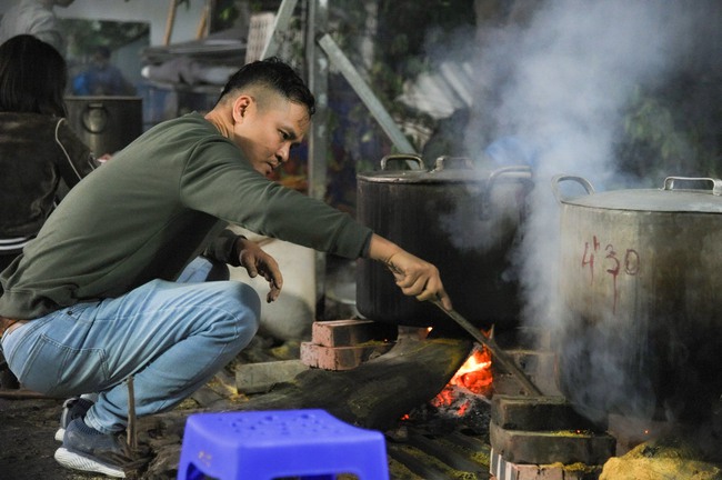 Chương trình "Bánh chưng xanh, Tết an lành": 1.500 chiếc bánh chưng được "ra lò" trong vòng 24 giờ- Ảnh 25.