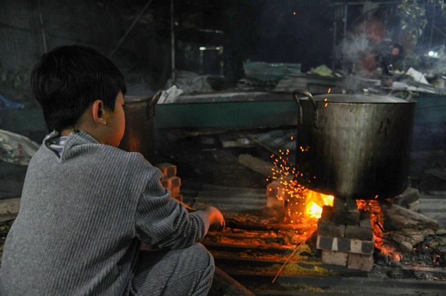 Chương trình "Bánh chưng xanh, Tết an lành": 1.500 chiếc bánh chưng được "ra lò" trong vòng 24 giờ- Ảnh 27.