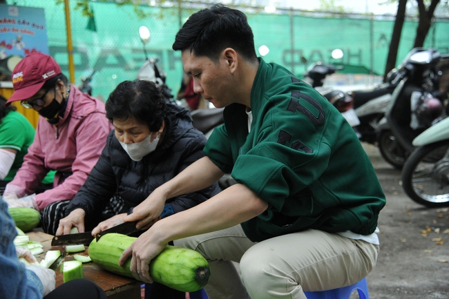 Mở ra hành trình diệu kỳ từ những suất ăn miễn phí- Ảnh 1.