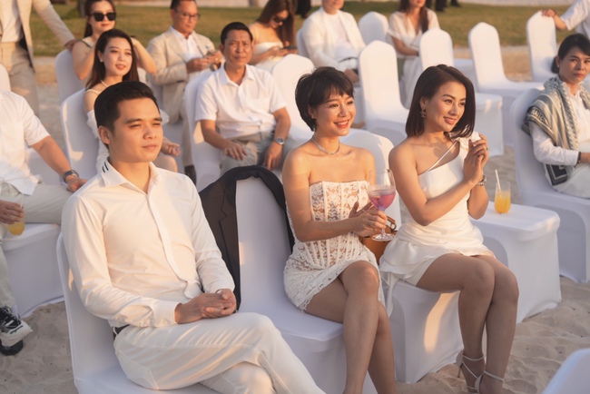 Hồ Hoài Anh, Mai Phương Thúy và loạt sao Việt đình đám xuất hiện trong hôn lễ của Thanh Vân Hugo- Ảnh 9.