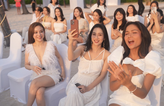 Hồ Hoài Anh, Mai Phương Thúy và loạt sao Việt đình đám xuất hiện trong hôn lễ của Thanh Vân Hugo- Ảnh 7.
