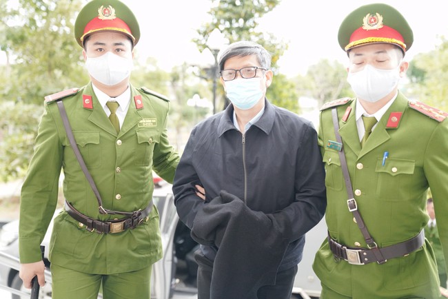 Những tình tiết đáng chú ý nhất trong 3 ngày xét xử đại án Việt Á- Ảnh 1.