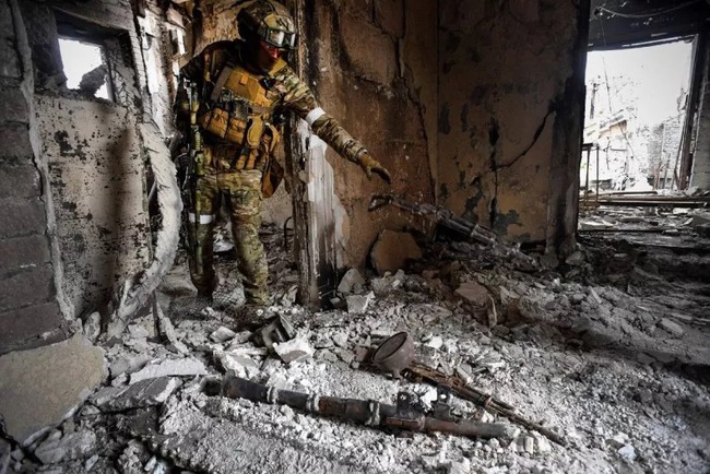 Nóng: Ukraine tuyên bố bắt giữ ít nhất 41 binh sĩ Nga từ Crimea- Ảnh 1.