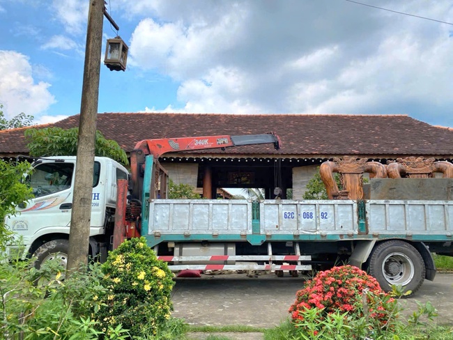 Tháo dỡ khu du lịch sinh thái "Không Thời Gian" xây dựng trái phép trên đất lúa ở Long An- Ảnh 1.