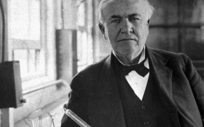 Thomas Edison từng bị "ném đá" ra sao khi phát minh bóng đèn? - Ảnh 2.