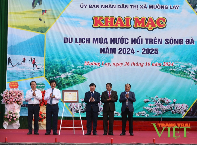 Khai mạc Du lịch mùa nước nổi trên Sông Đà năm 2024-2025   - Ảnh 2.