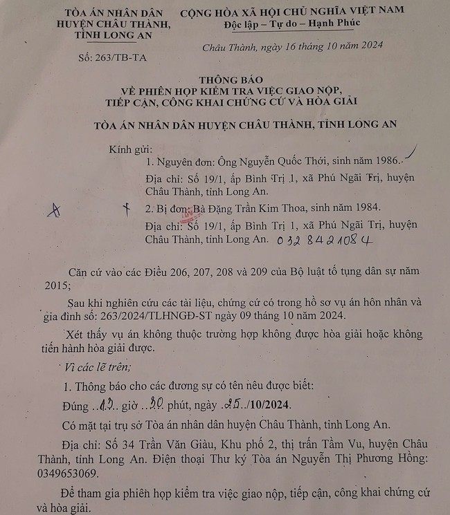 Vụ vợ tố cáo bị chồng là Chủ tịch xã hành hung: Tòa án huyện mời hòa giải nhưng người chồng vắng mặt- Ảnh 3.