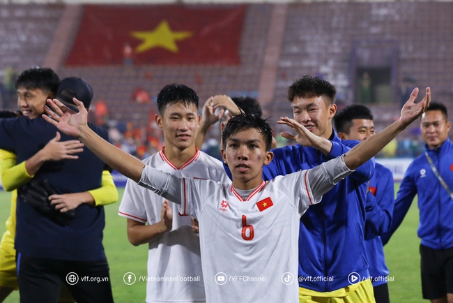 U17 Việt Nam bị chê “hèn nhát”, HLV Cristiano Roland nói gì? - Ảnh 3.