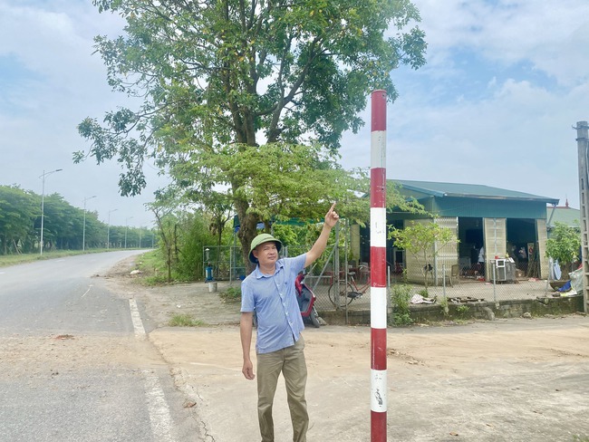 Biển báo giao thông trên tuyến đường nghìn tỷ tại Hà Nội bay mất, chỉ còn trơ cọc sắt- Ảnh 3.