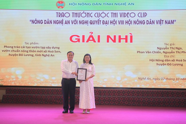 Trao giải cuộc thi video clip "Nông dân Nghệ An với Đại hội VIII Hội Nông dân Việt Nam"- Ảnh 4.