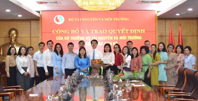 Ông Phạm Tân Tuyến được bổ nhiệm làm Vụ trưởng Vụ Tổ chức cán bộ, Bộ TN-MT- Ảnh 4.