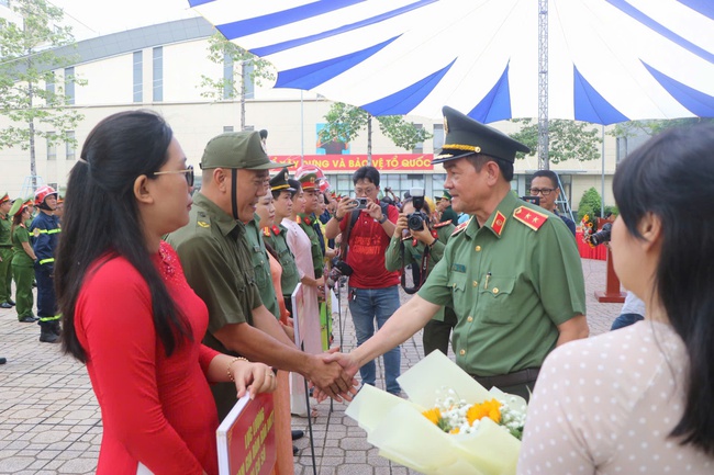 Ảnh: TP.HCM ra quân cao điểm tấn công, trấn áp các loại tội phạm đảm bảo ANTT - Ảnh 8.