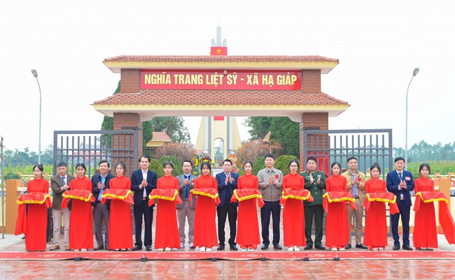 Petrovietnam/ PVEP tôn tạo Nghĩa trang liệt sĩ và tài trợ kinh phí tu sửa trường học xã Hạ Giáp, Phú Thọ - Ảnh 5.