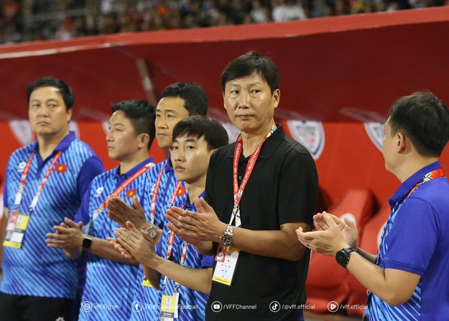 HLV Kim Sang-sik tuyên bố muốn vô địch ASEAN Cup 2024: Có tự tin thái quá? - Ảnh 2.