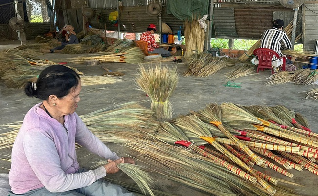 Phú Yên: Kinh tế tiếp tục tăng trưởng khá và phát triển toàn diện - Ảnh 2.