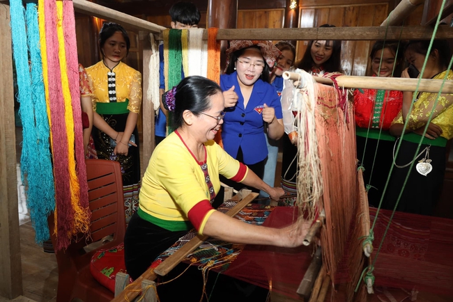 Vốn vay Ngân hàng CSXH giúp nông dân Nghệ An làm nên bản du lịch- Ảnh 1.