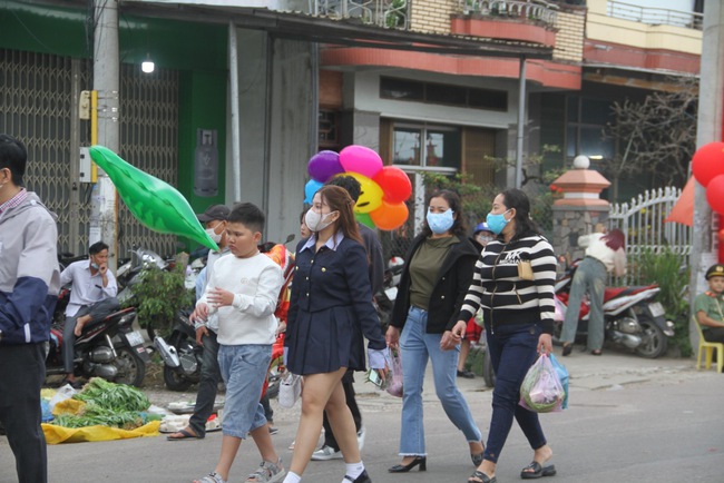 Chợ huyện "độc nhất vô nhị" ở Bình Định, chỉ họp duy nhất ngày Mùng 1 Tết Nguyên đán- Ảnh 12.