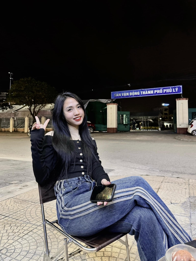 “Hotgirl” bóng đá Trần Thị Duyên khoe vòng 1 căng tràn “sức xuân"- Ảnh 9.