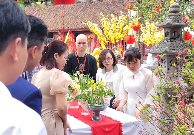 Lễ dâng Hoa Thuỷ Tiên lên các bậc danh nhân, đại khoa thờ tại Văn miếu Mao Điền – Hải Dương- Ảnh 5.