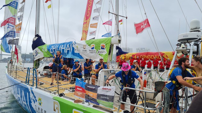 Những đội đua thuyền buồm Clipper Race đầu tiên đến Hạ Long- Ảnh 2.