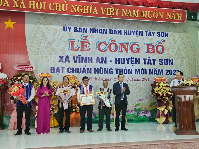 Một xã ở Bình Định có 90% dân số là người dân tộc Bana về đích nông thôn mới vì điều bất ngờ- Ảnh 3.