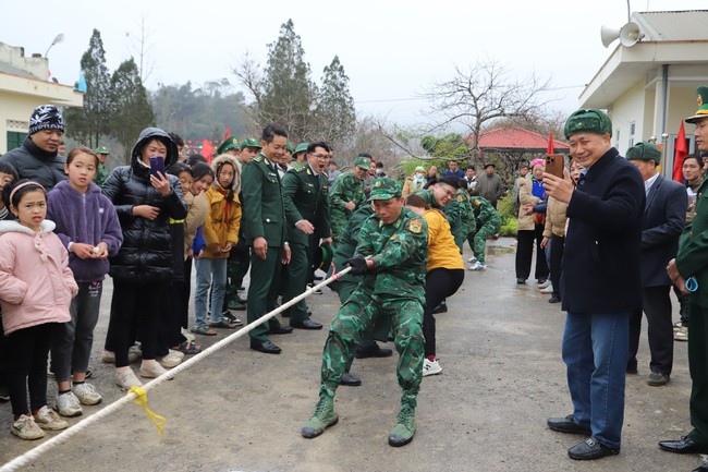 Ngày hội Biên phòng toàn dân ở một vùng biên giới Hà Giang- Ảnh 4.