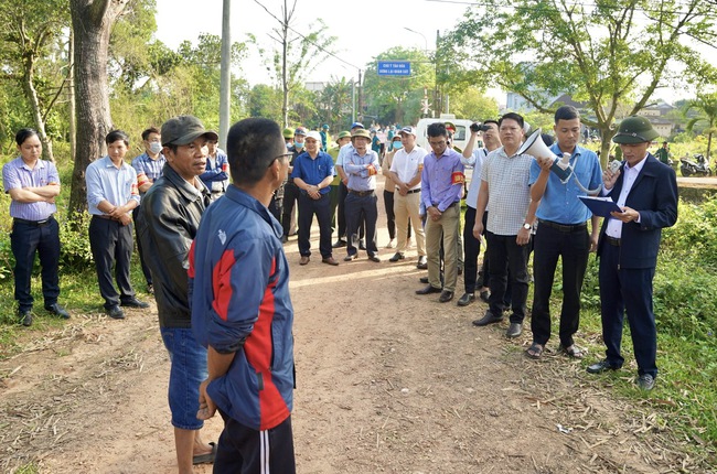Thừa Thiên Huế: Cưỡng chế thu hồi hơn 1.600m2 đất để thực hiện dự án công viên - Ảnh 1.