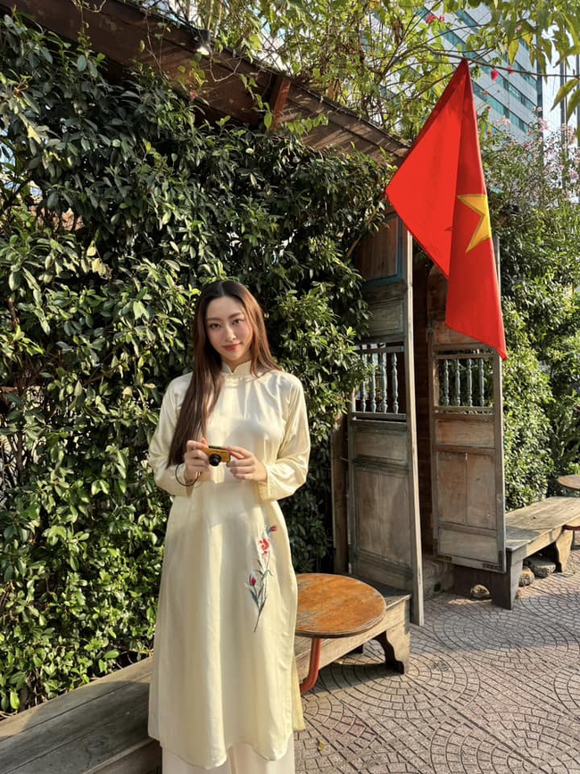 Lương Thùy Linh - Hoa hậu tuổi Thìn: "Tôi mong bạn trai là người chu đáo, tri thức..."- Ảnh 1.