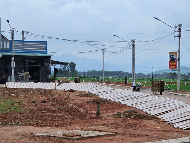 Người dân Bình Định đón Tết trong nhà mới ở khu tái định cư cao tốc Bắc - Nam- Ảnh 2.