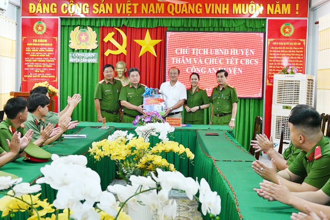 TIN NÓNG 24 GIỜ QUA: Cướp ngân hàng tại Lâm Đồng; người phụ nữ sát hại tình nhân- Ảnh 5.