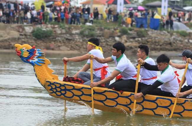 Dòng sông Mai Giang chảy qua thị xã nào của Nghệ An, có lễ hội gì mà vạn người trên bờ cổ vũ?- Ảnh 5.