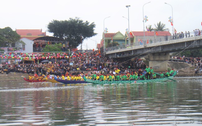Dòng sông Mai Giang chảy qua thị xã nào của Nghệ An, có lễ hội gì mà vạn người trên bờ cổ vũ?- Ảnh 8.
