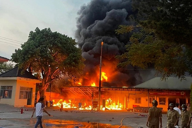 Vụ cháy bãi giữ xe máy vi phạm hành chính ở Bình Thuận, ai chịu trách nhiệm đền bù thiệt hại?- Ảnh 1.