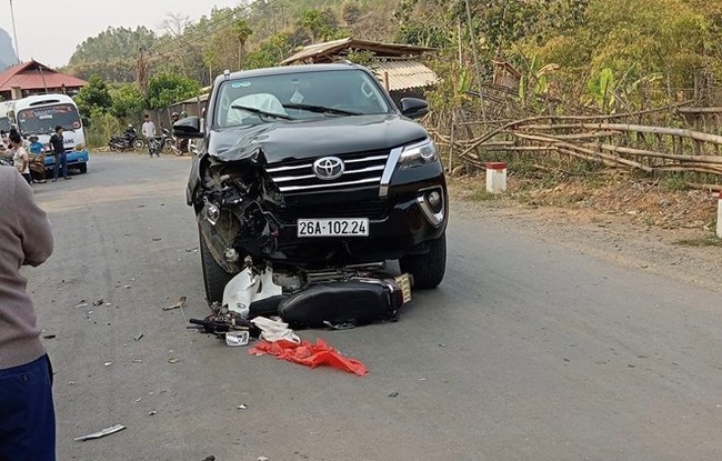 Tai nạn giao thông khiến nữ sinh lớp 12 ở Sơn La tử vong, tài xế có dấu hiệu sử dụng rượu bia- Ảnh 1.