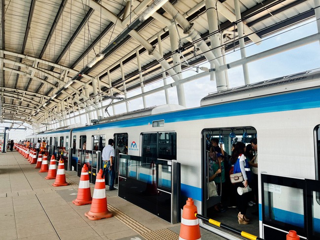 Metro số 1 TP.HCM lại đổi thời gian vận hành thương mại, tiếp tục lùi đến quý cuối năm 2024- Ảnh 1.