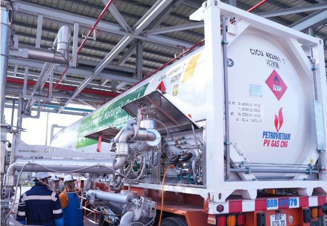 Khởi nguồn năng lượng mới: PV GAS bắt đầu cung cấp LNG phục vụ sản xuất công nghiệp- Ảnh 1.