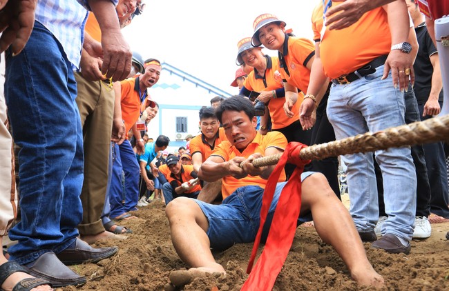 Một dòng họ trâm anh thế phiệt ở Nghệ An tổ chức giải đua thuyền, cả làng ra xem- Ảnh 4.