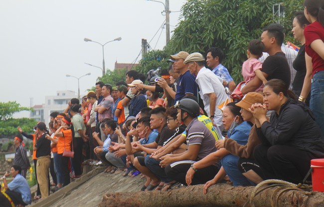 Một dòng họ trâm anh thế phiệt ở Nghệ An tổ chức giải đua thuyền, cả làng ra xem- Ảnh 3.