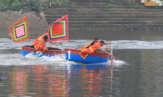Một dòng họ trâm anh thế phiệt ở Nghệ An tổ chức giải đua thuyền, cả làng ra xem- Ảnh 6.