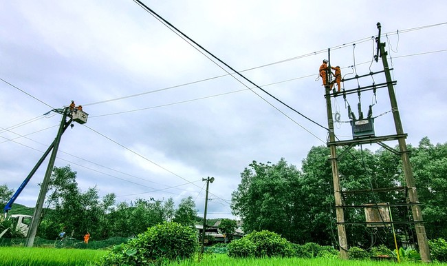 PC Thừa Thiên Huế tăng cường các giải pháp đảm bảo cung cấp điện cho mùa khô năm 2024 - Ảnh 1.