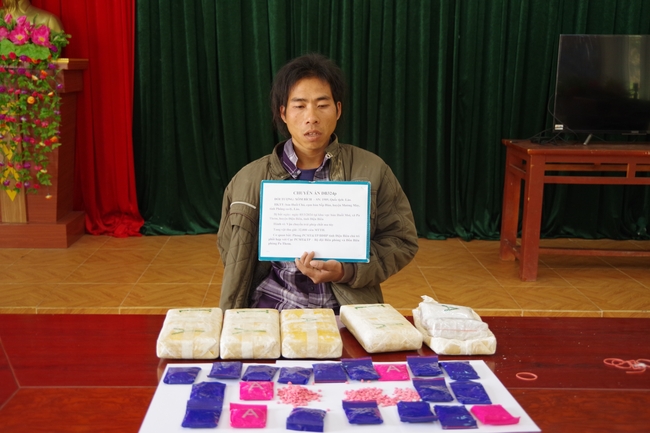 Điện Biên: Bắt giữ đối tượng mang quốc tịch Lào vận chuyển 32.000 viên ma túy tổng hợp

- Ảnh 1.
